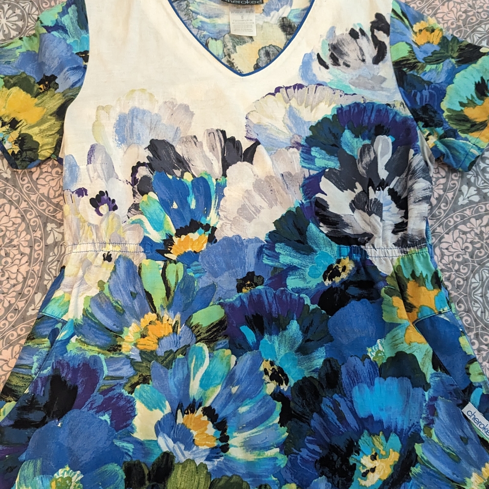 Scrub Patterned Tops/ Bundle - Picture 8 of 12